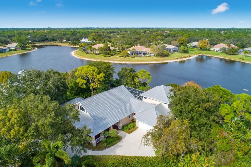 7825 SE Bighorn Drive Hobe Sound FL 33455