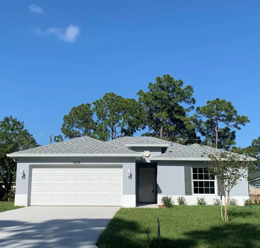 1229 SE Nancy Lane Port St Lucie FL 34983