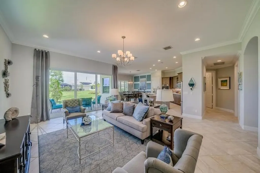335 11th Square SW Vero Beach FL 32962