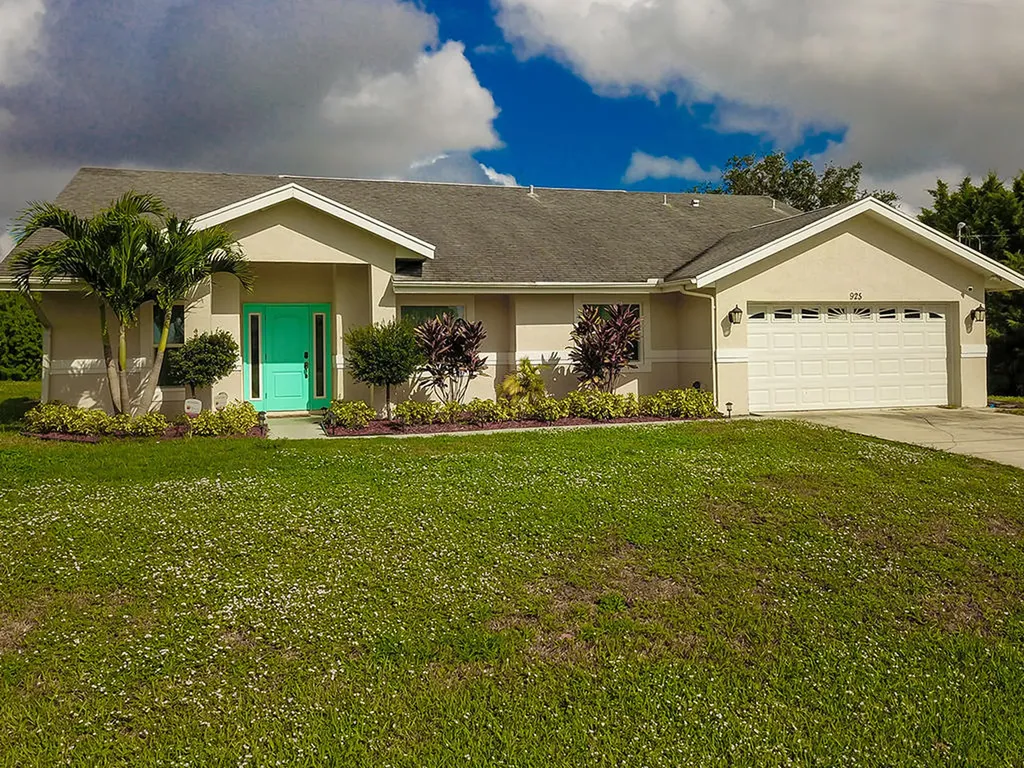 925 SW Jacqueline Avenue Port St Lucie FL 34953