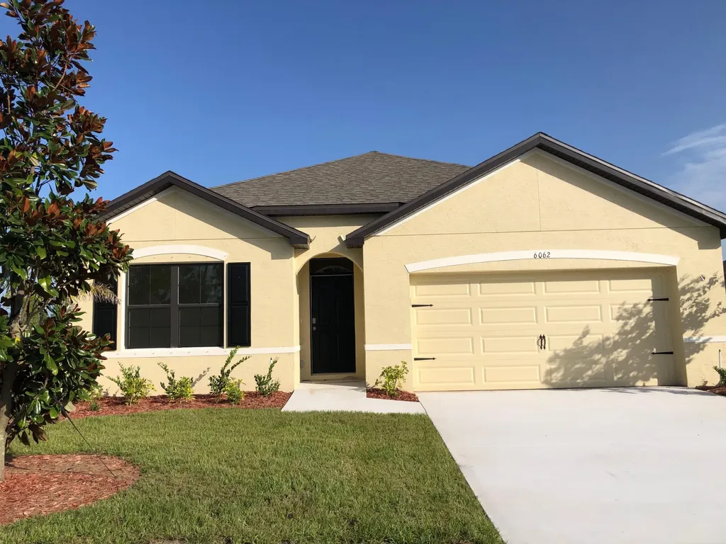 6062 NW Regent Street Port St Lucie FL 34983