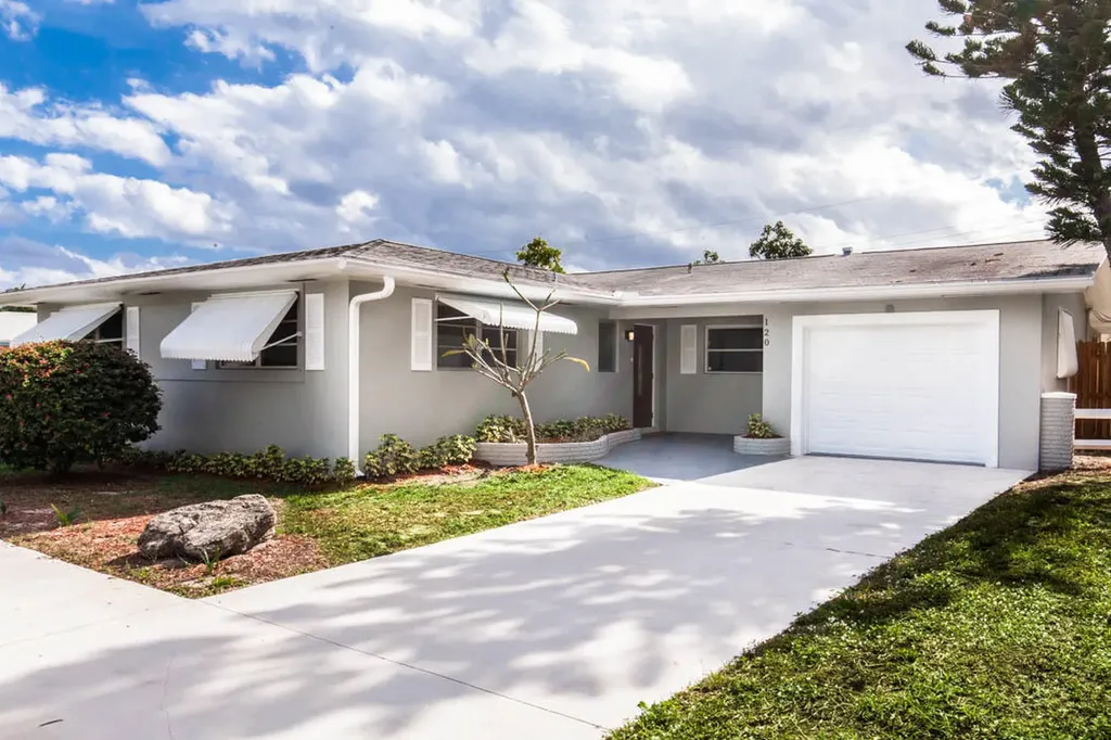 120 SE 30th Avenue Boynton Beach FL 33435