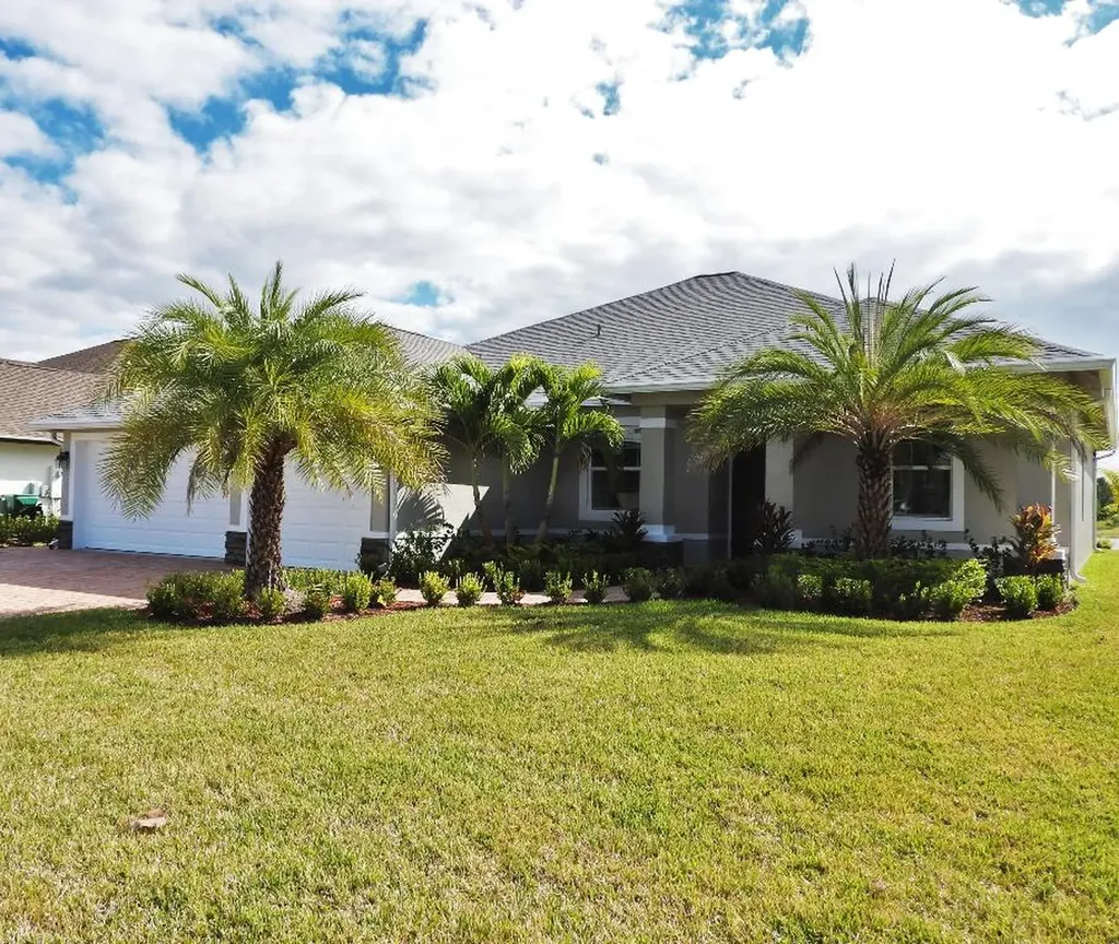 250 SW Vista Lake Drive Port St Lucie FL 34953