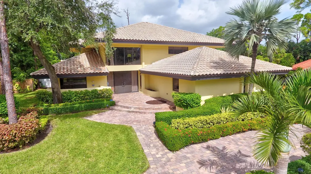 7534 Estrella Circle Boca Raton FL 33433