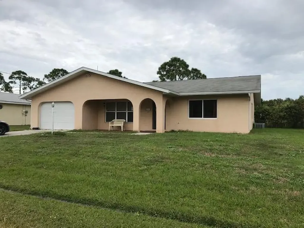 351 NW Archer Avenue Port St Lucie FL 34983