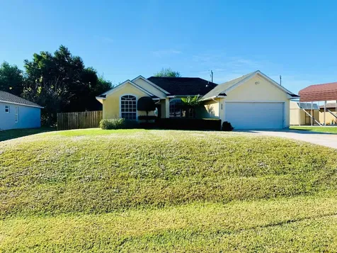 530 SW Nagle Place Port St Lucie FL 34953