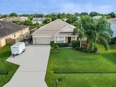 672 SW Mccall Road Port St Lucie FL 34953