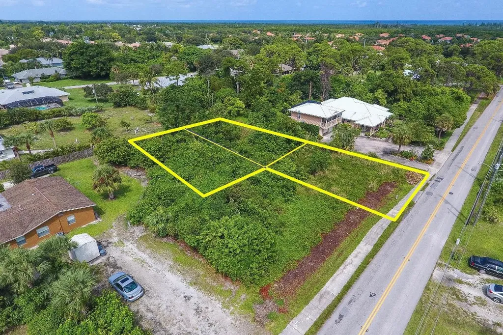 8533 SE Pettway Street Hobe Sound FL 33455