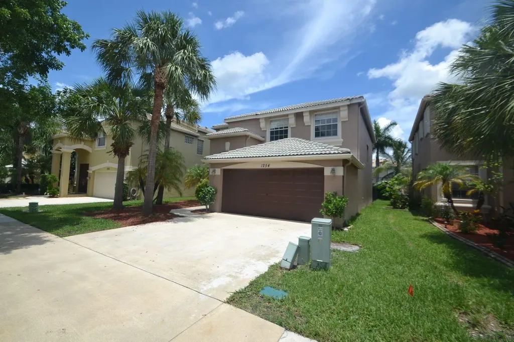 1254 Oakwater Drive Royal Palm Beach FL 33411