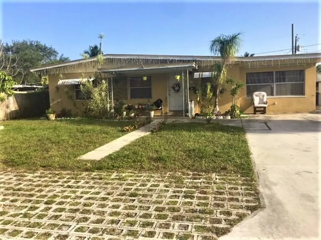 134 SE 9th Avenue Boynton Beach FL 33435
