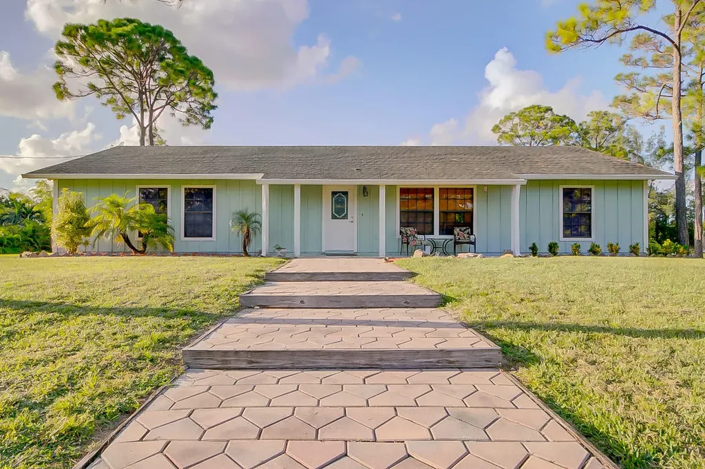 11225 67th Place N West Palm Beach FL 33412