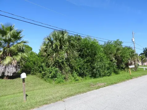 2214 SE Mandrake Circle Port St Lucie FL 34952