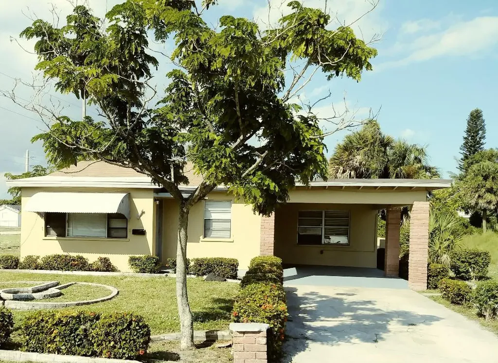 168 W 13th Street Riviera Beach FL 33404