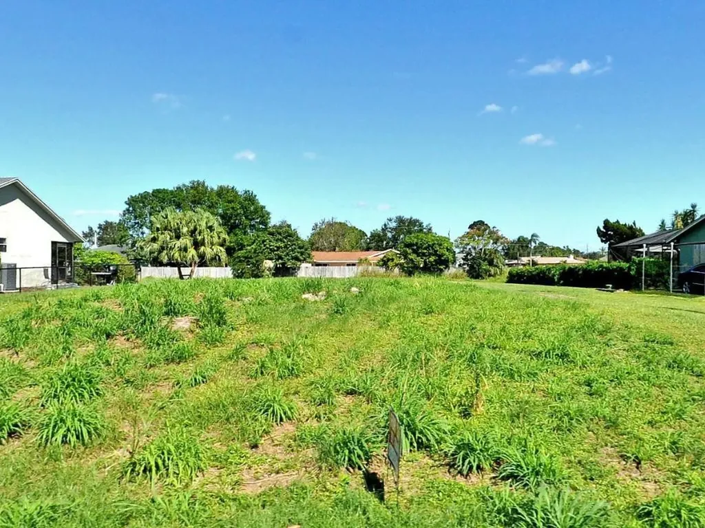 2647 SW Chestnut Lane Port St Lucie FL 34953