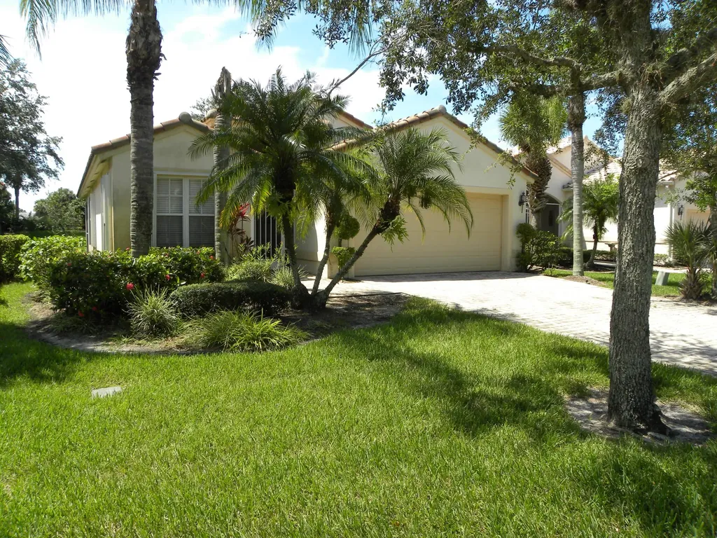 463 NW Lismore Lane Port St Lucie FL 34986