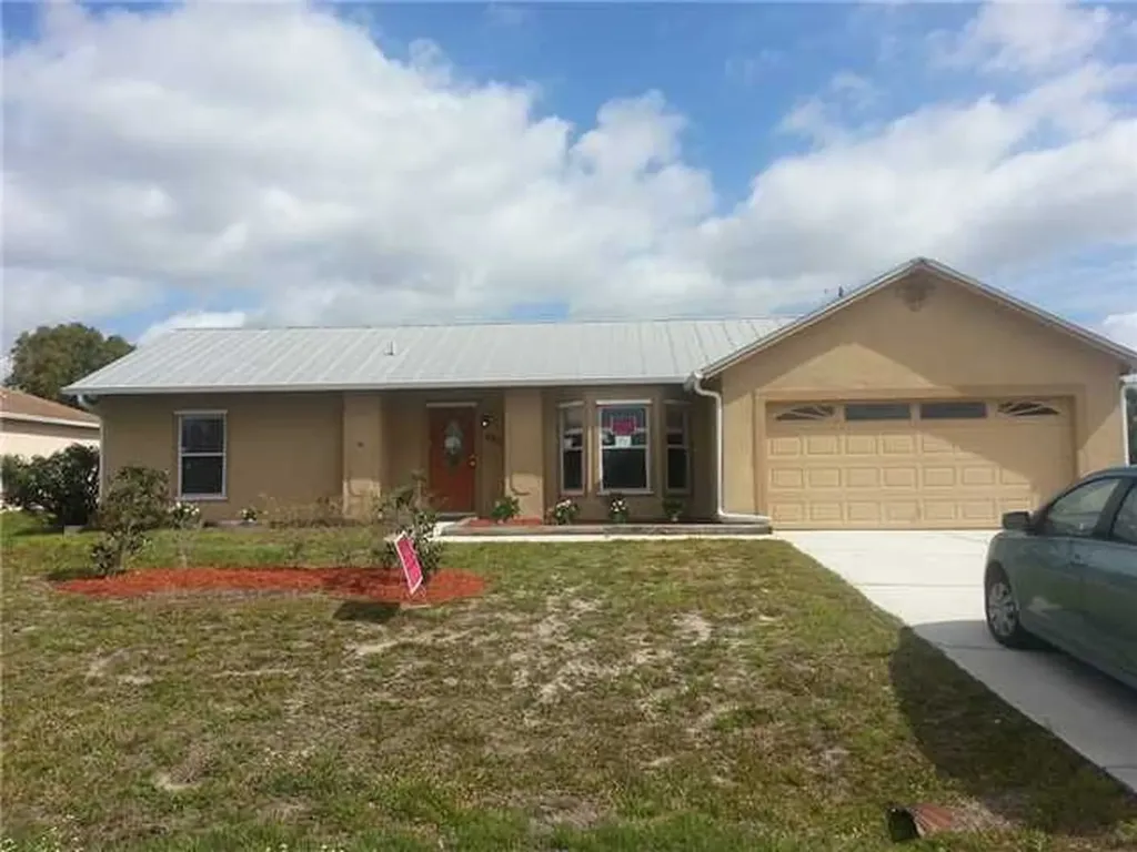 493 SW Tarra Avenue Port St Lucie FL 34953