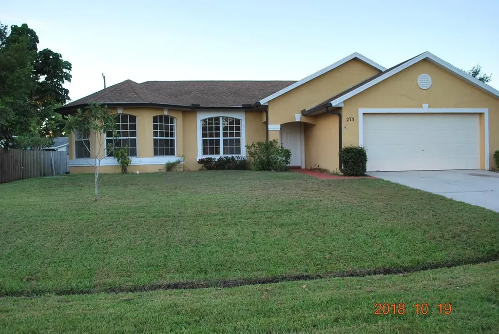 275 SW Christmas Terrace Port St Lucie FL 34984