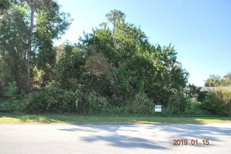 1740 SE Haverford Street Port St Lucie FL 34983