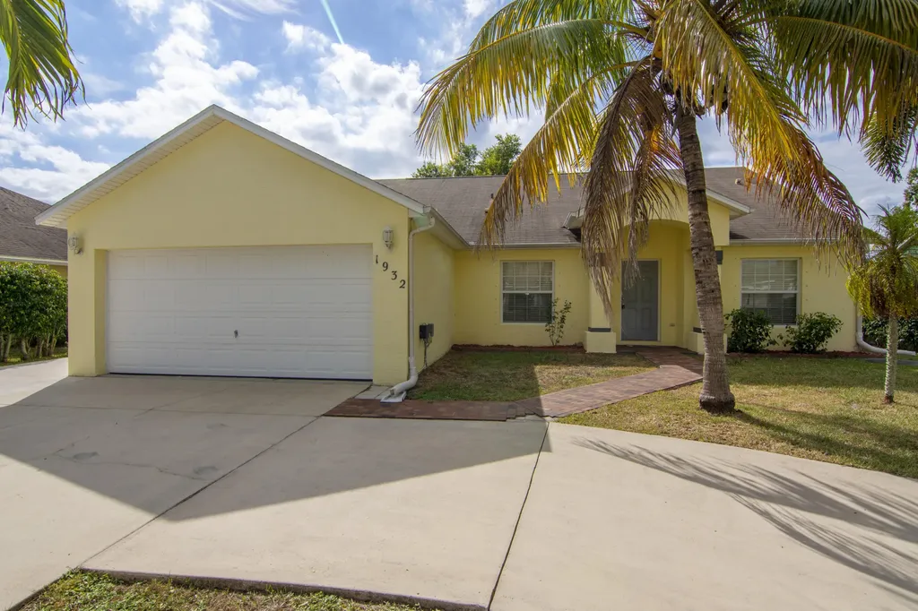1932 SW Mcallister Lane Port St Lucie FL 34953