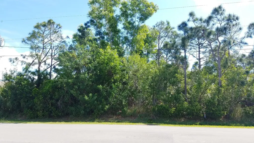2932 SE East Blackwell Drive Port St Lucie FL 34952