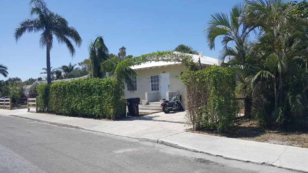 1523 N J Terrace Lake Worth Beach FL 33460