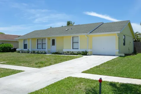 8425 Elaine Drive Boynton Beach FL 33472