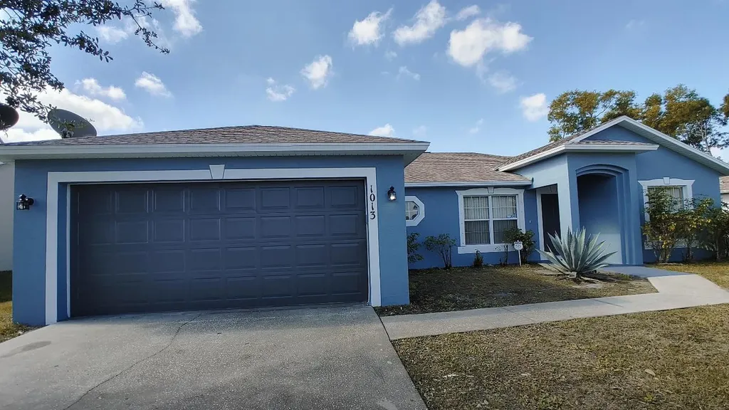 1013 SW College Park Road Port St Lucie FL 34953