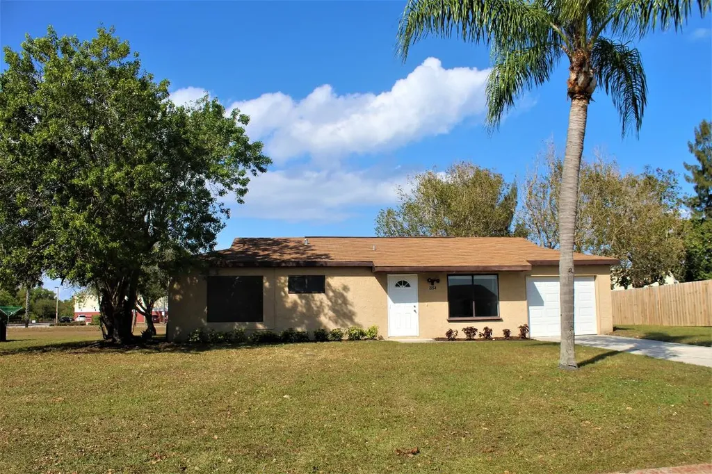 2154 SE East Dunbrooke Circle Port St Lucie FL 34952