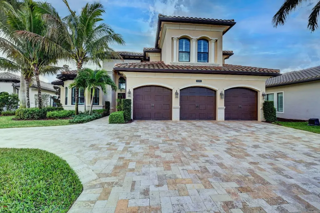 9289 Tropez Lane Delray Beach FL 33446