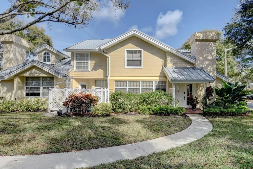 2104 Chadwick Court Boynton Beach FL 33436