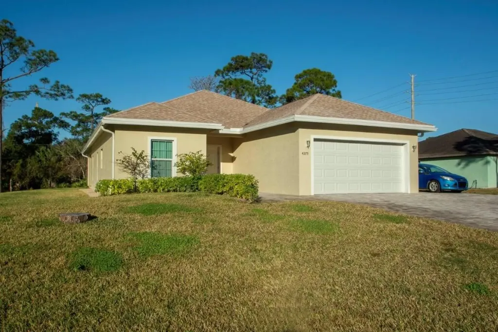 4275 57th Court Vero Beach FL 32967