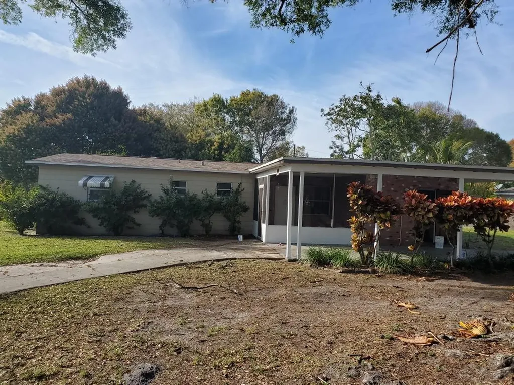 101 N 40th Street Fort Pierce FL 34947