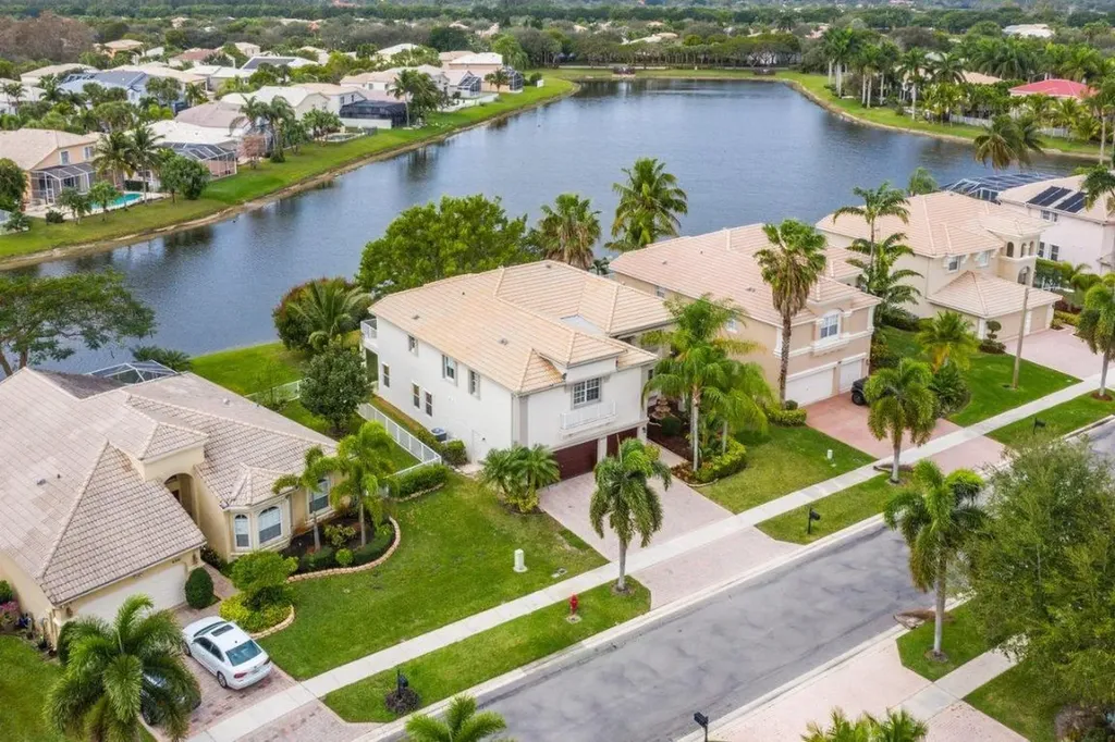 6495 Marbletree Lane Lake Worth FL 33467