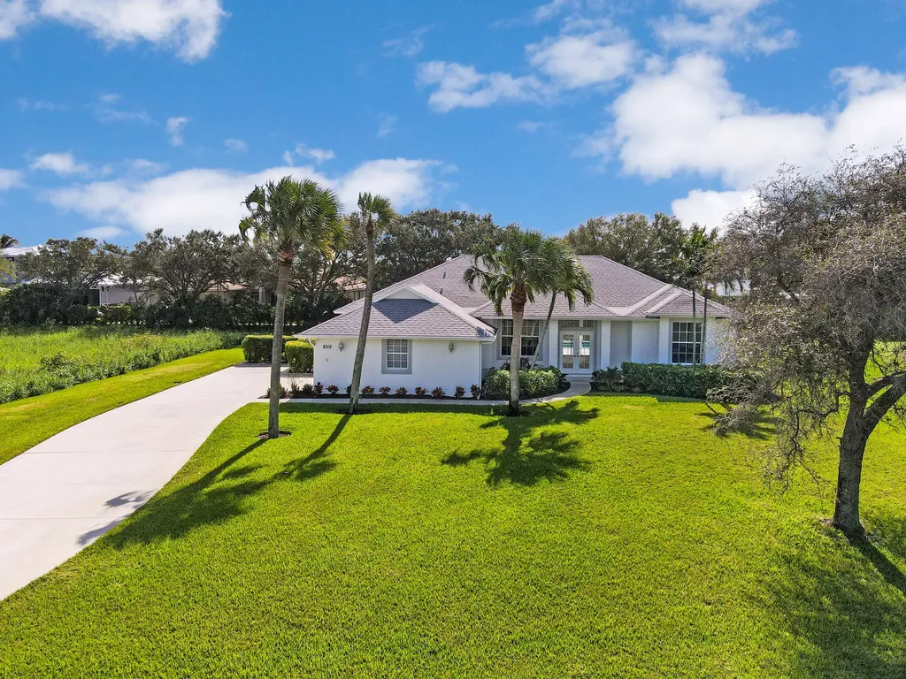 8312 SE Pilots Cove Terrace Hobe Sound FL 33455