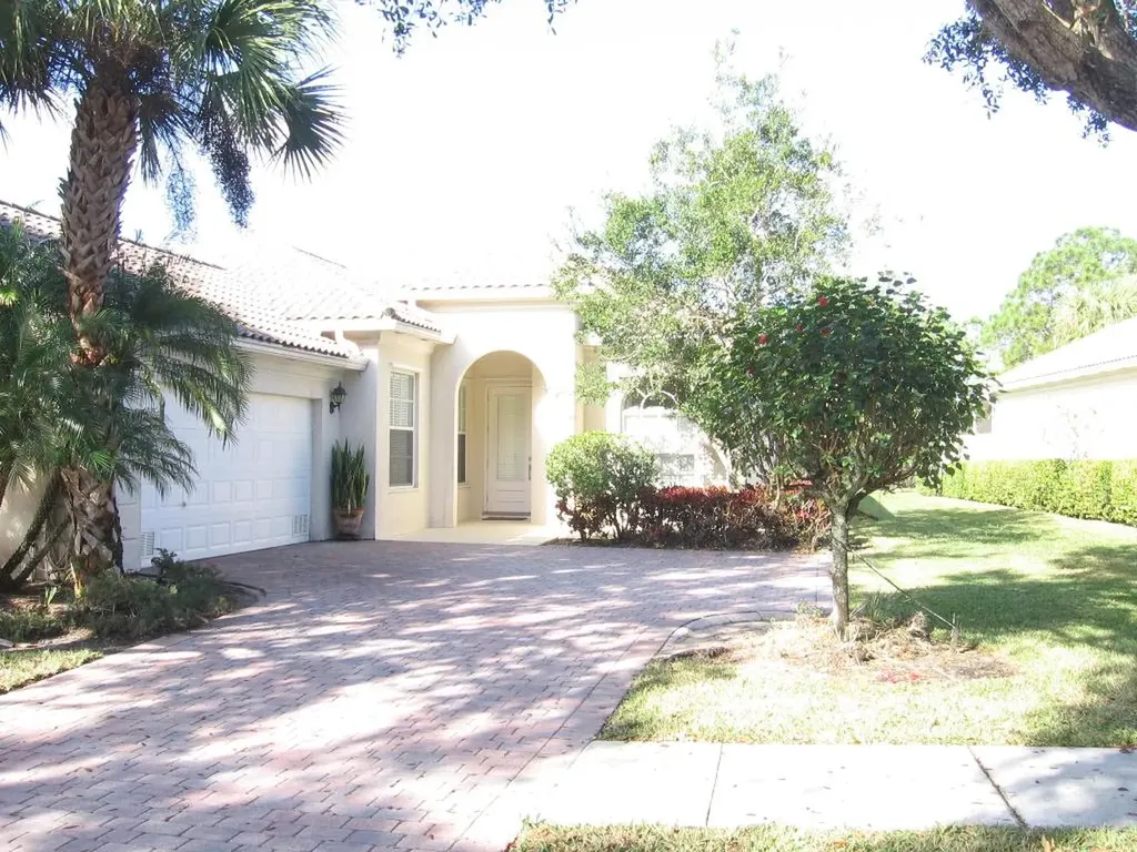 9148 SE La Creek Court Hobe Sound FL 33455