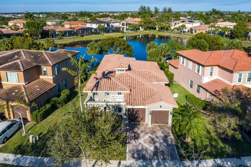 8197 NW 107th Terrace Parkland FL 33076
