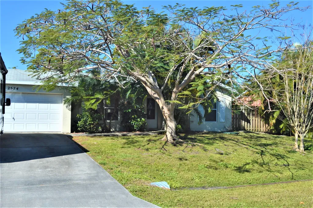 2574 SE Hallahan Street Port St Lucie FL 34952
