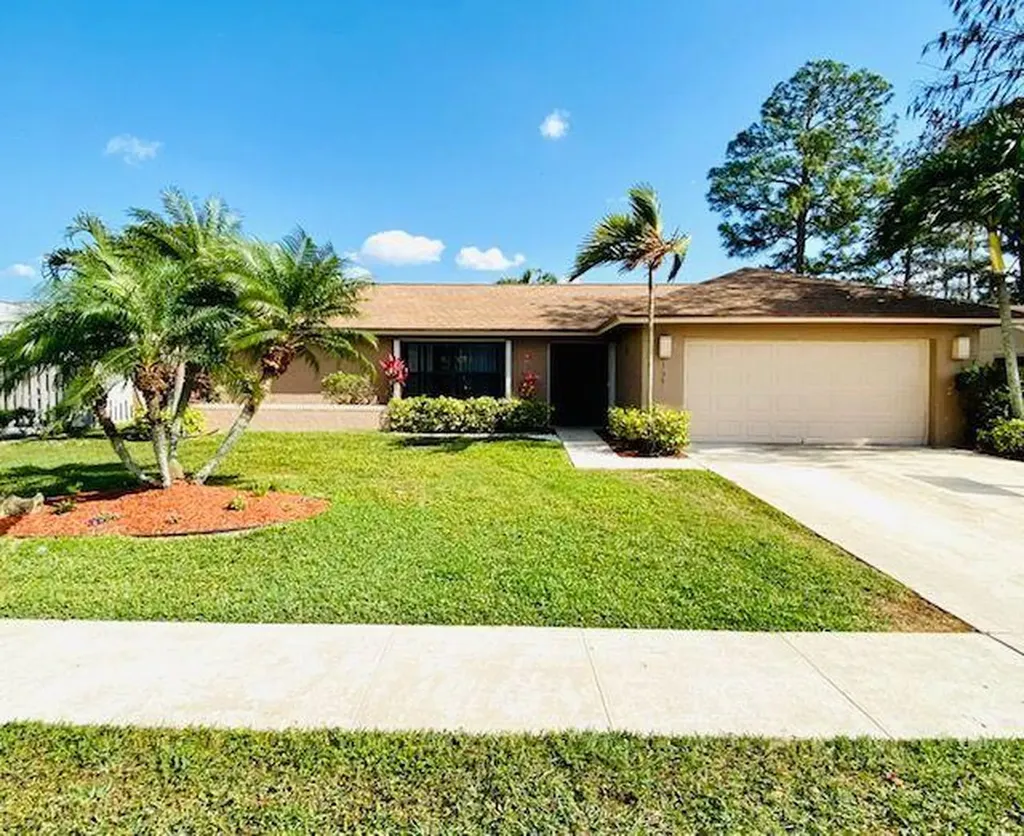 137 Parkwood Drive Royal Palm Beach FL 33411