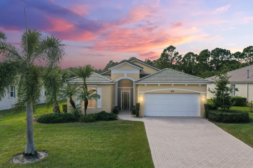 254 SW Lake Forest Way Port St Lucie FL 34986