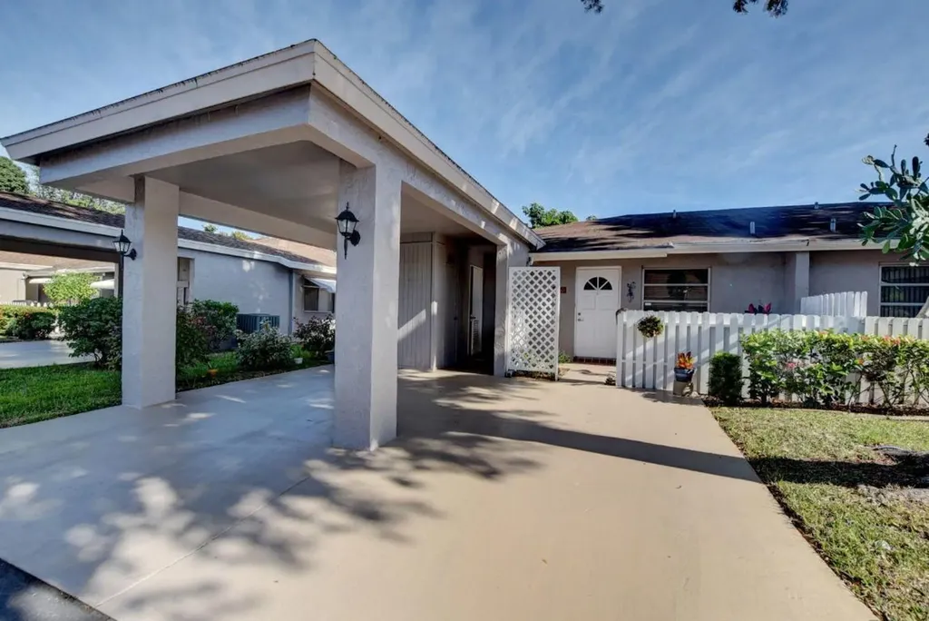 6803 Moonlit Drive Delray Beach FL 33446