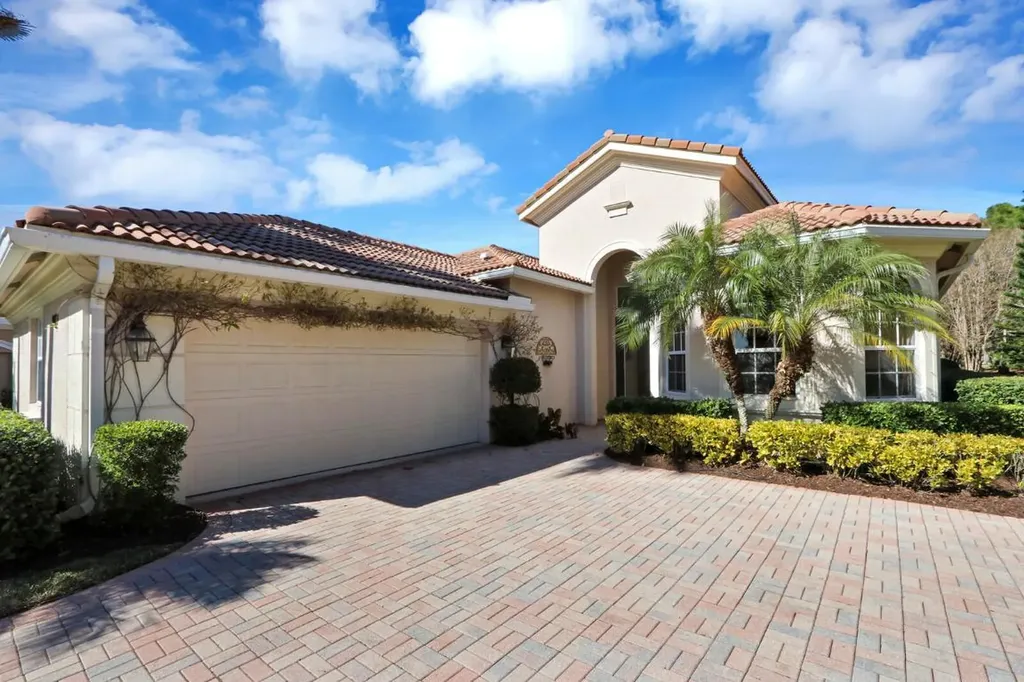 9079 Short Chip Circle Port St Lucie FL 34986