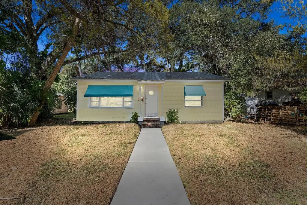 806 Boston Avenue Fort Pierce FL 34950