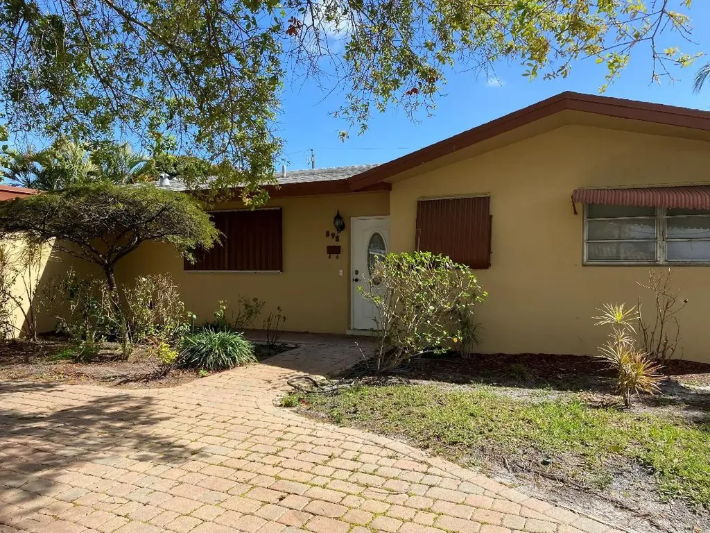 898 SW 10th Avenue Boca Raton FL 33486