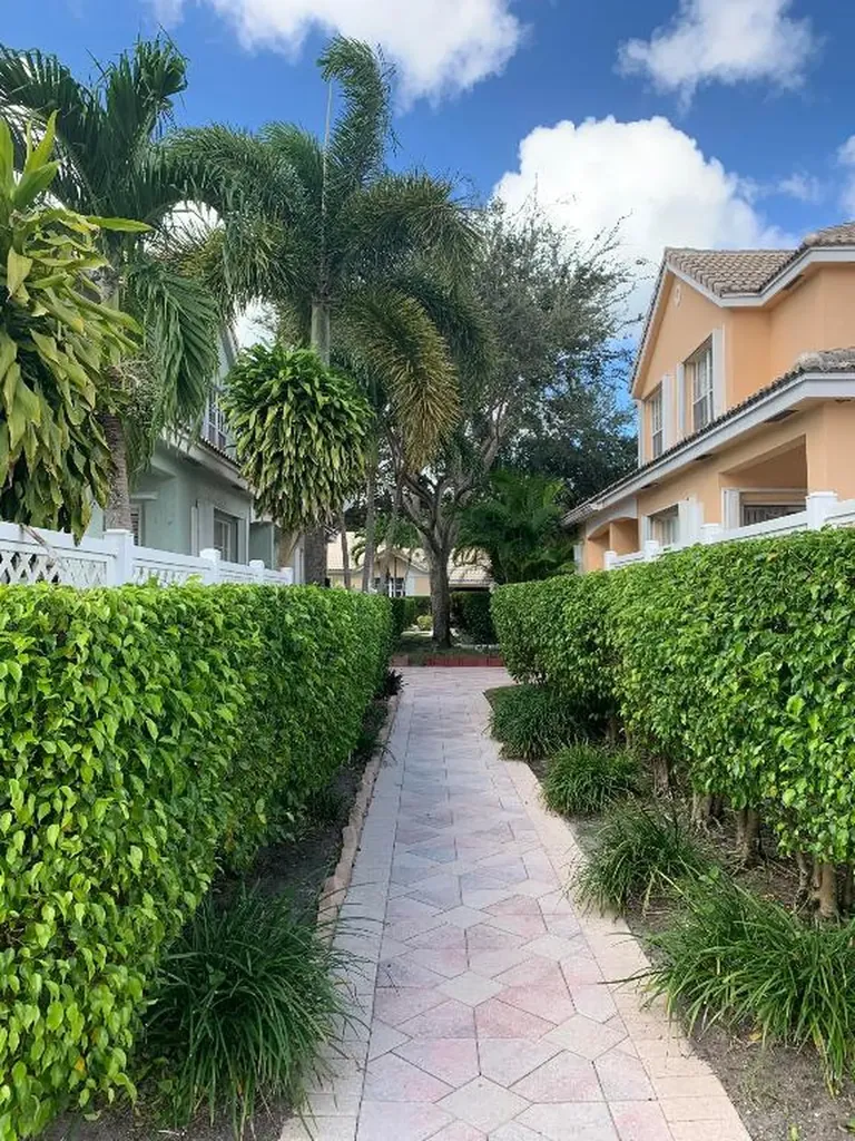5516 Boynton Gardens Drive Boynton Beach FL 33437