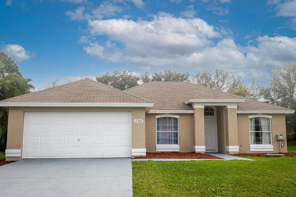 5760 NW Esau Avenue Port St Lucie FL 34986