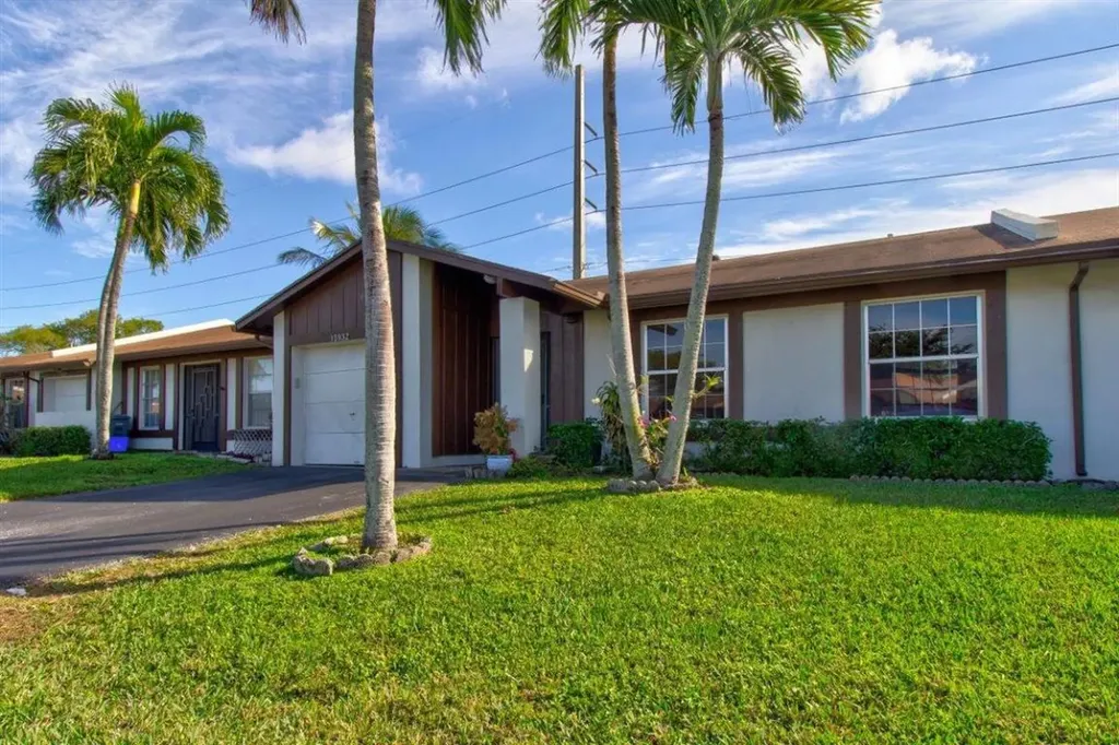 15932 Forsythia Circle Delray Beach FL 33484