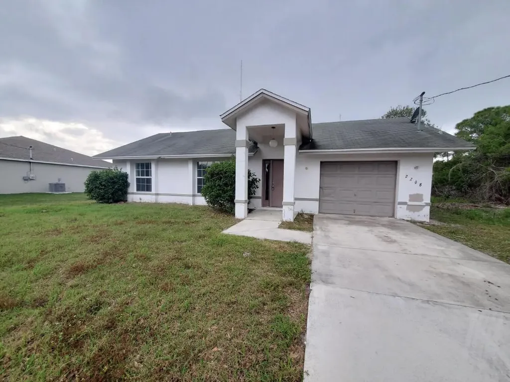 2208 SE Lucaya Street Port St Lucie FL 34952