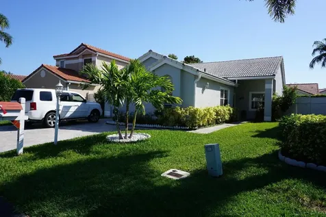 114 Wedgewood Lakes N Greenacres FL 33463