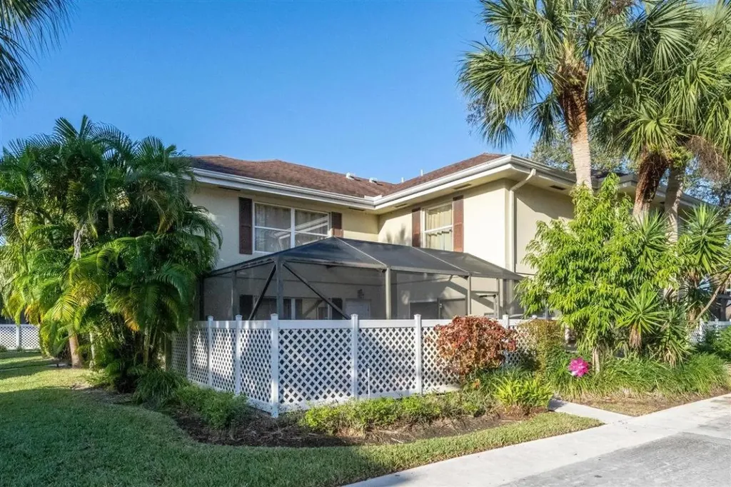 26 Clinton Court Royal Palm Beach FL 33411