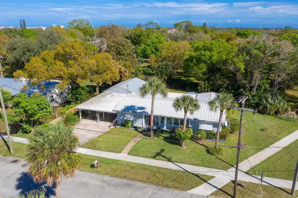 816 S 8th Street Fort Pierce FL 34950